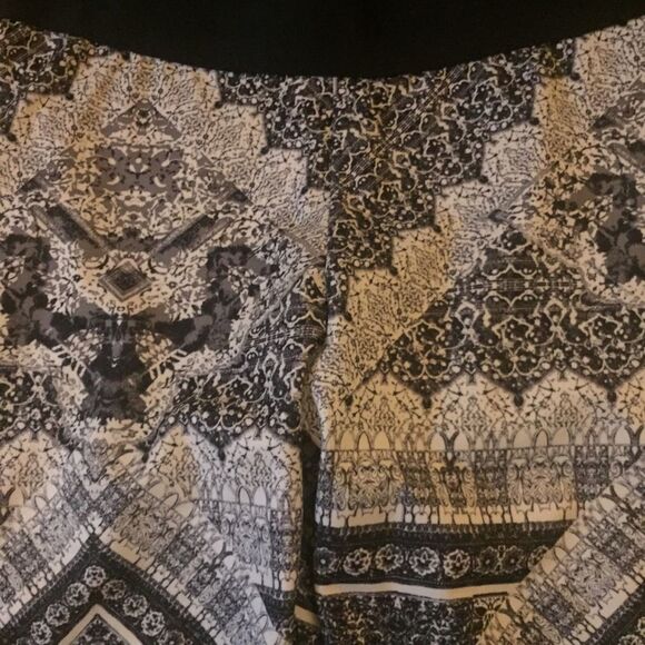 Abercrombie & Fitch Boho White & Black Leggings (S) - Picture 3 of 5